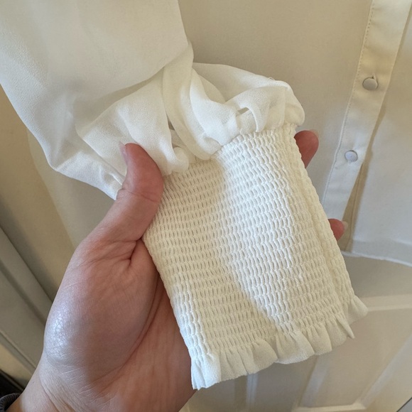 NWT Premise Cream White V-Neck Button Down Blouse - Picture 7 of 9